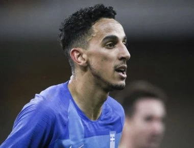 Ο Ζέκα μεταμορφώνεται σε κλασικό Έλληνα- Χόρεψε ζεϊμπέκικο τον «Αετό» του Σφακιανάκη στα αποδυτήρια (βίντεο)